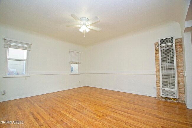 Foto del edificio - 1418 E St