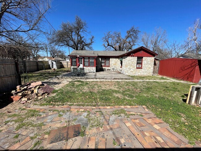 Building Photo - 2 br, 1 bath House - 6618 NW 31st St.
