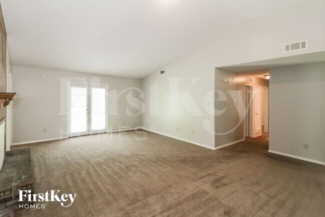 Foto del edificio - 4375 Burnette Pl