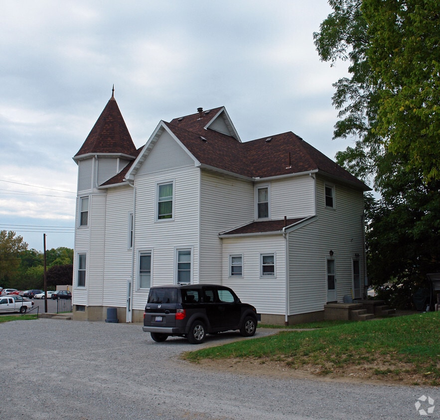 Building Photo - 1122 N Plum St