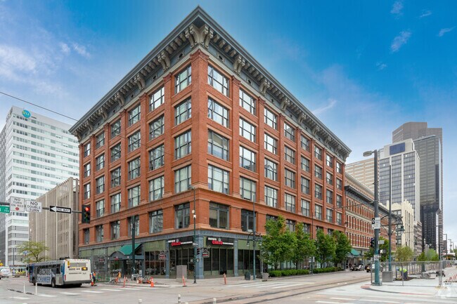 Foto del edificio - Denver Dry Building