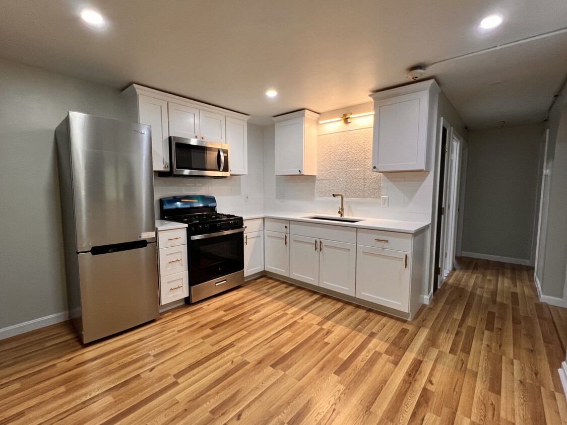 Foto principal - 2160 Mineral Spring Ave