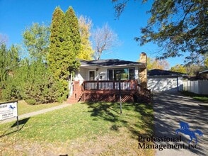 Building Photo - 2601 Broadwater Ave