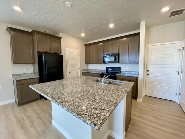 Building Photo - 267 S Hidden Lagoon Pl