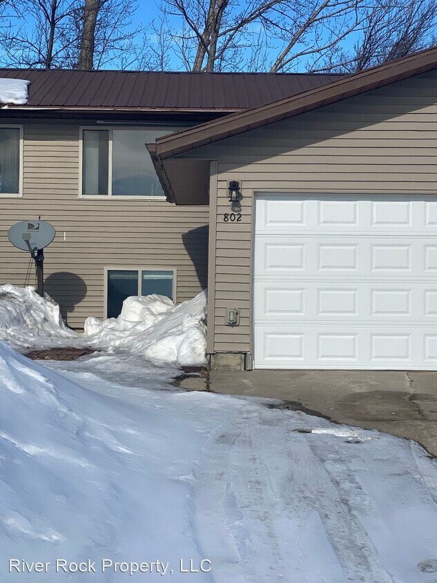 2 br, 1 bath House 802 11th Street NW House Rental in Valley City