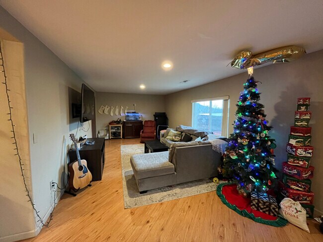 Foto del edificio - 4835 Wocus Rd