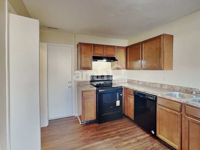 Building Photo - 7703 Vincent Ct