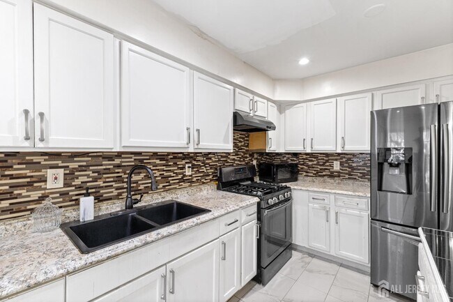 Foto del edificio - 155 Salem Rd