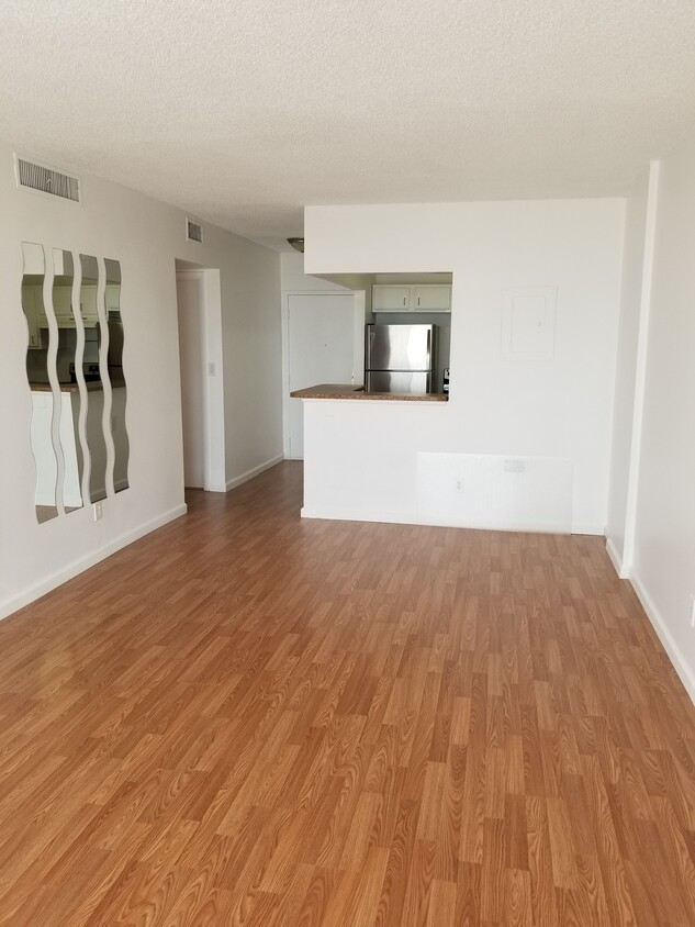 Photo - 1465 NE 123rd St (Miami, FL)