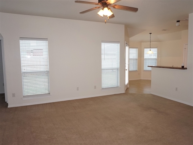 Building Photo - 231 Chesterfield Circle