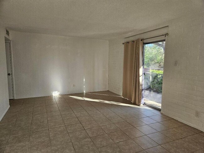 Foto del edificio - 410 E 9th St