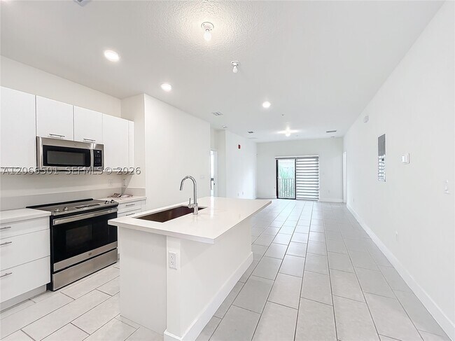 Building Photo - 4700 NW 84th Ave