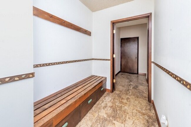 Foto del edificio - 1004 Potlatch Cir