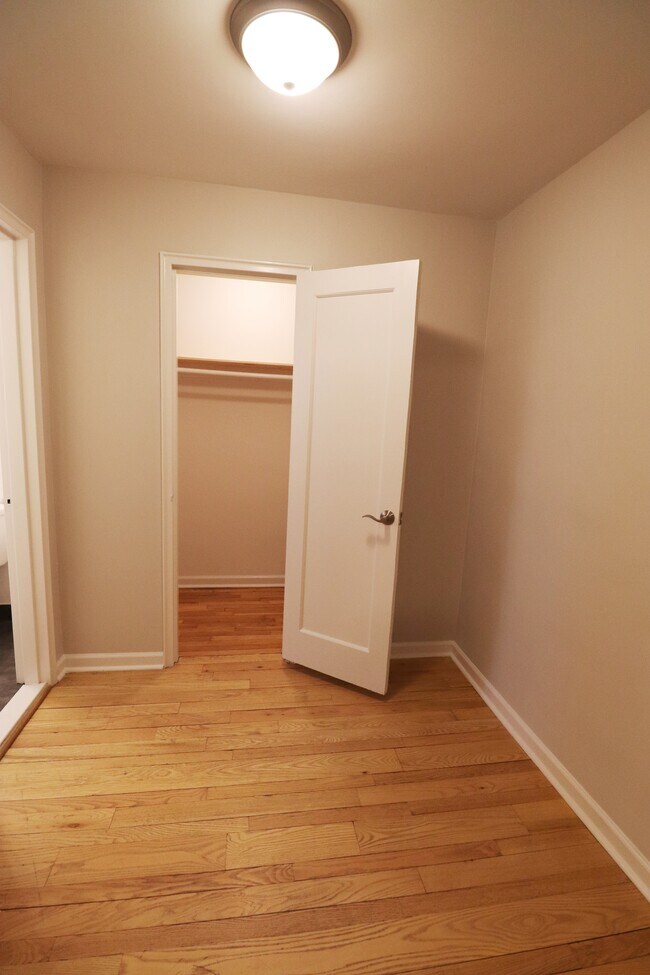 Foto del edificio - 210 Woodcliff Ave