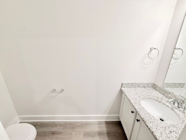 Building Photo - 3-Bedroom Townhouse - Community Pool