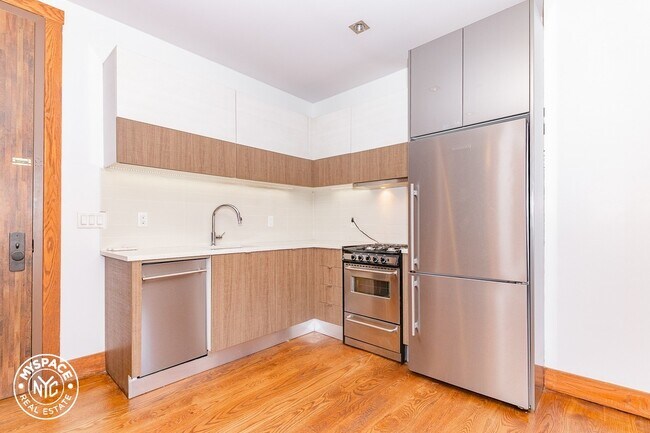 Foto del edificio - 865 Willoughby Ave