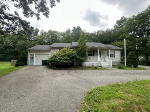 Building Photo - 548 Linwood St