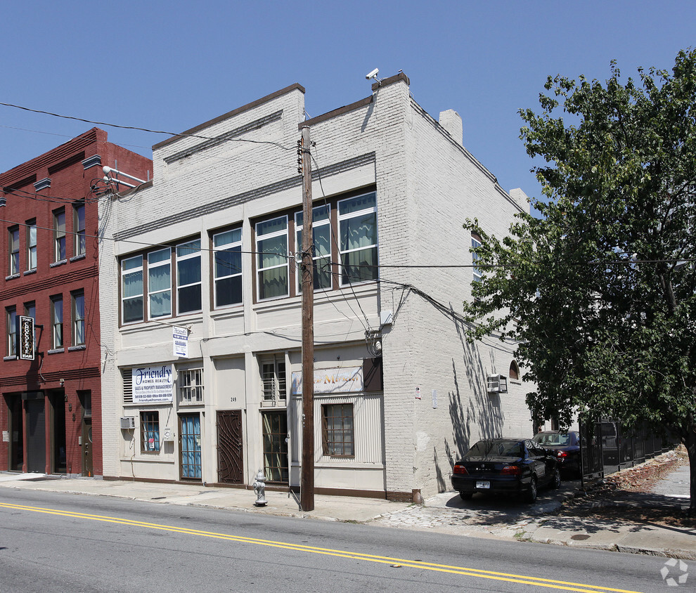 Primary Photo - Trinity Lofts