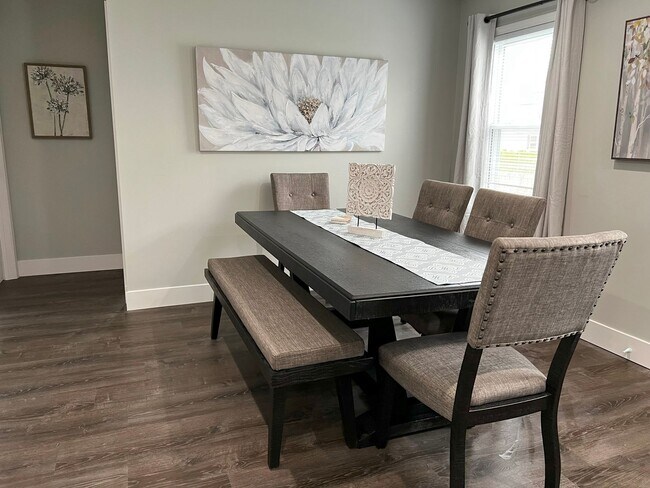 Foto del edificio - Fully Furnished rental with excellent cent...