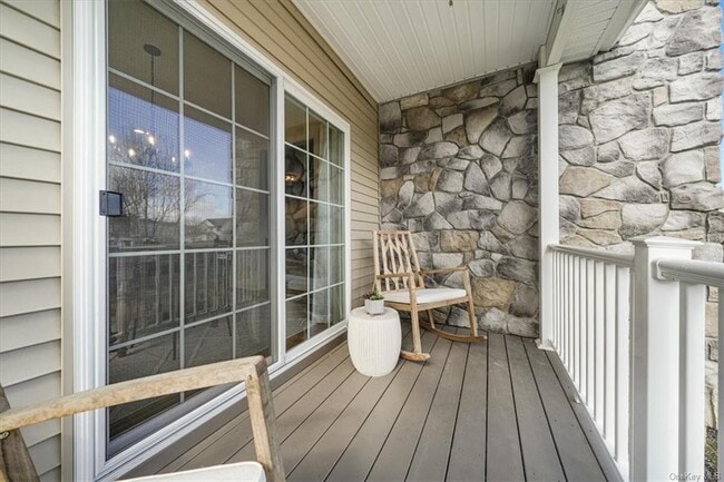 Building Photo - 107 Debra Ln