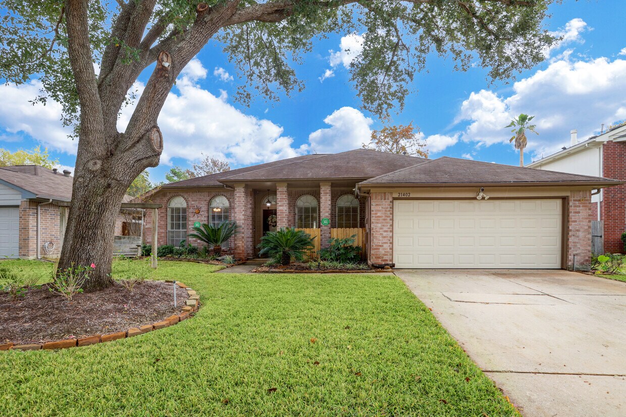 Primary Photo - 21402 Meadowhill Dr