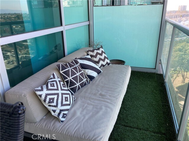 Building Photo - 13700 Marina Pointe Dr