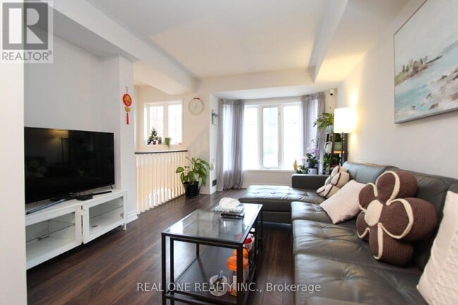 Building Photo - 43 Bethune Way