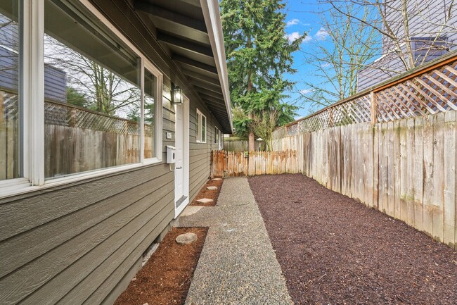 Building Photo - 1912-1914 SE Tacoma St.