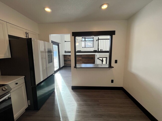 Foto del edificio - 9225 Garrison Way