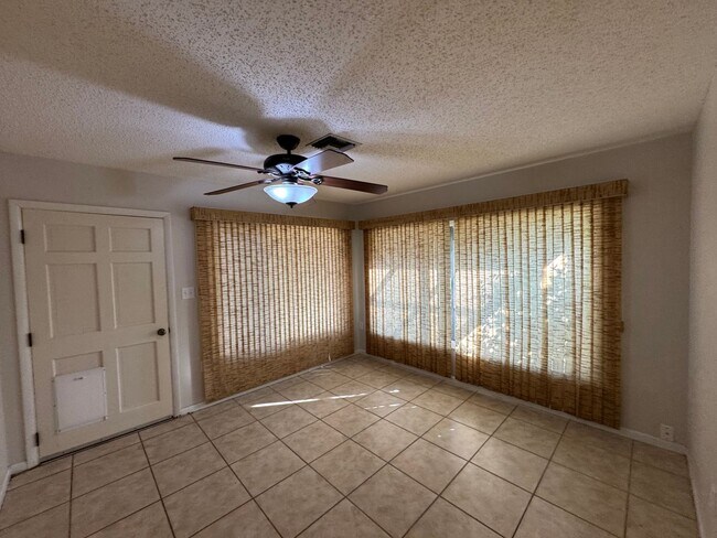 Building Photo - Charming 2 Bedroom (+ Bonus Room), 2 Bathroom Home in Eustis!!