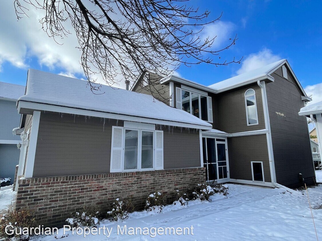 4 br, 3.5 bath House 15406 Sussex Dr House Rental in MN