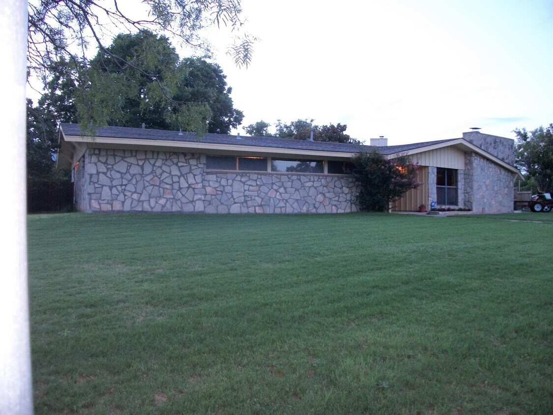 Primary Photo - 802 Washington Blvd