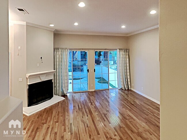 Foto del edificio - 5117 Renaissance Ave