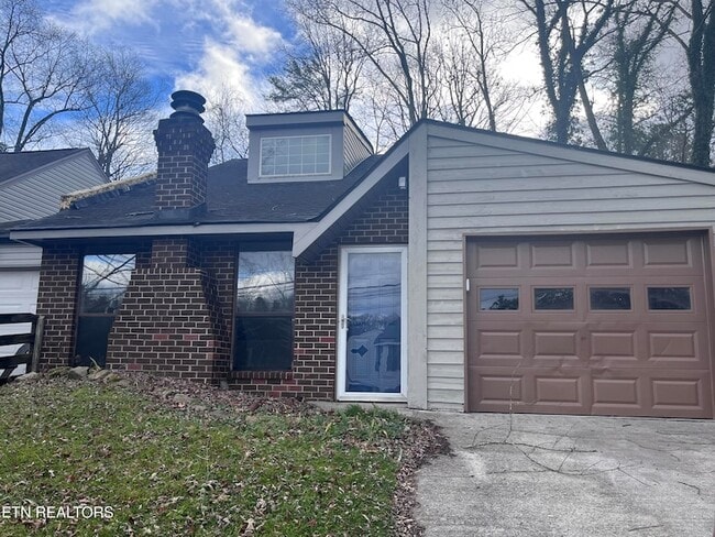 Photo - 7666 Chatham Cir NW House