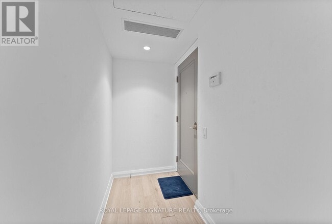 Photo du bâtiment - 155 Yorkville Ave