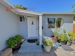 Building Photo - 1428 Camellia Dr