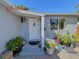 Building Photo - 1428 Camellia Dr