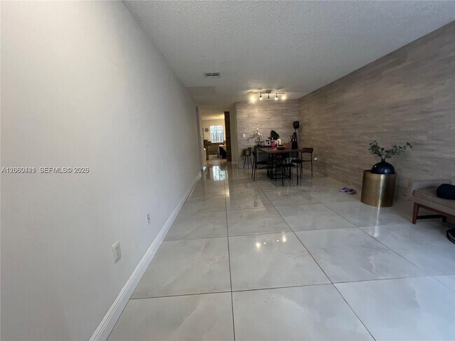 Foto del edificio - 11612 NW 50th Terrace