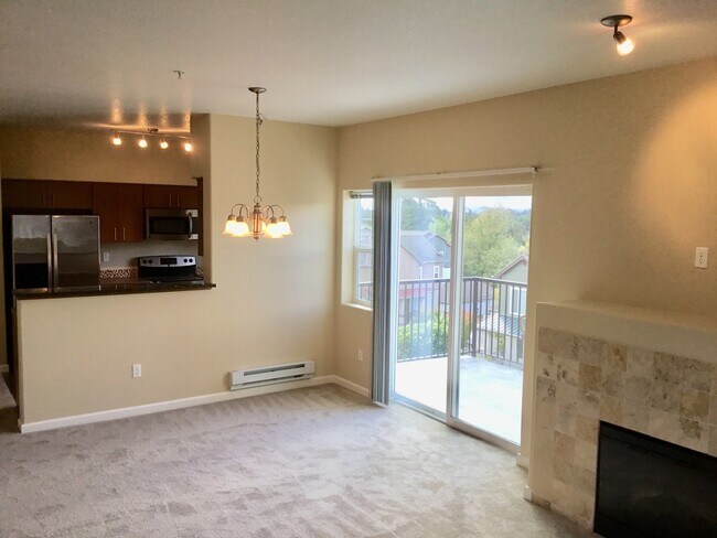 Building Photo - **Move-in by 3/31 and get $500 off first f...