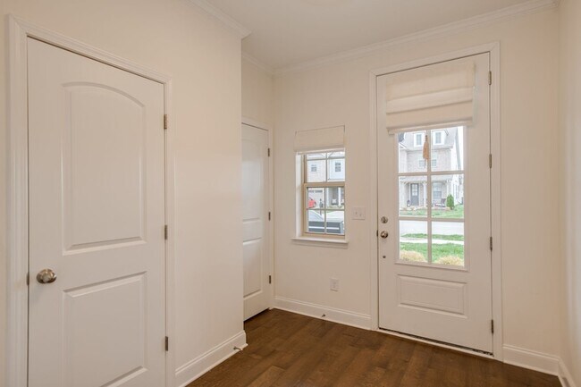 Foto del edificio - 3125 Sassafras Ln