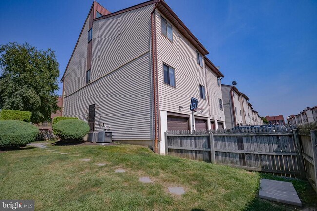 Foto del edificio - 9555 James St