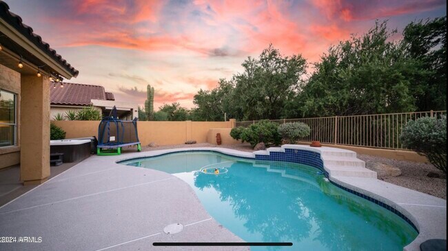 Foto del edificio - 4417 E Rancho Caliente Dr