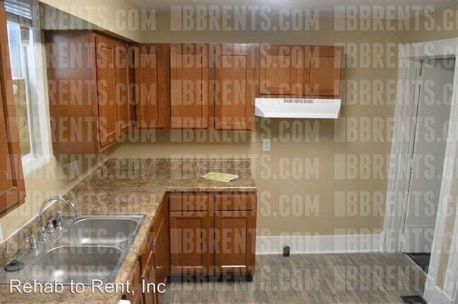 Building Photo - 3 br, 1.5 bath House - 635 Fairview Avenue