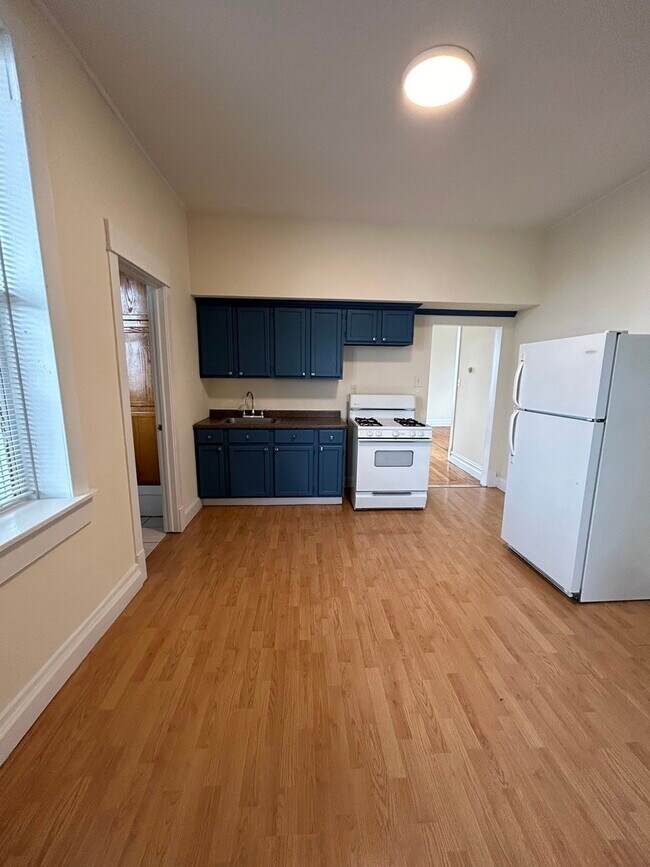 Foto del edificio - 1327 N Homan Ave.