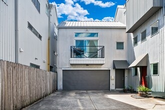 Building Photo - 2614 Chenevert St