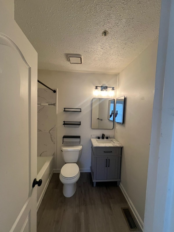 Building Photo - 5252 Daventry Terrace