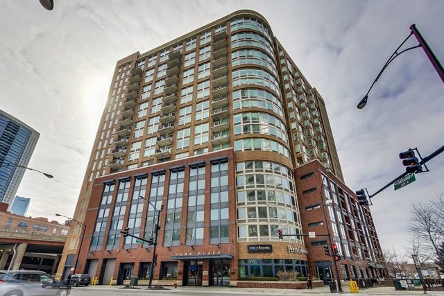 Building Photo - 600 N Kingsbury St