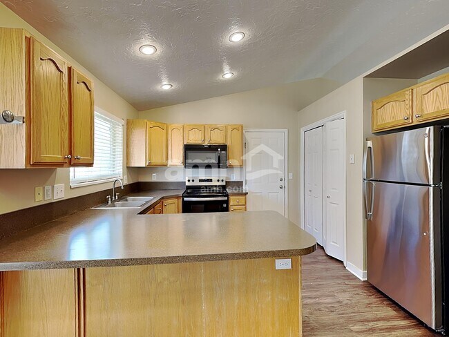 Foto del edificio - 771 S 900 E