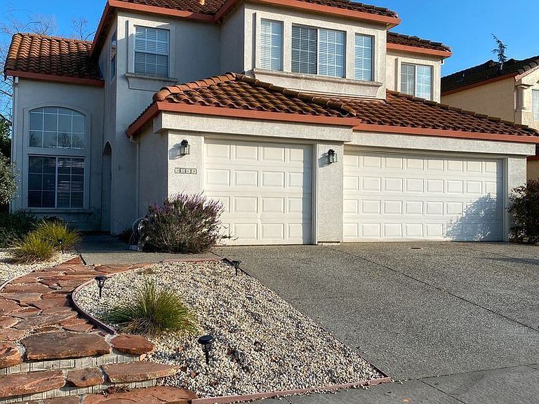 Primary Photo - 9069 Old Creek Dr