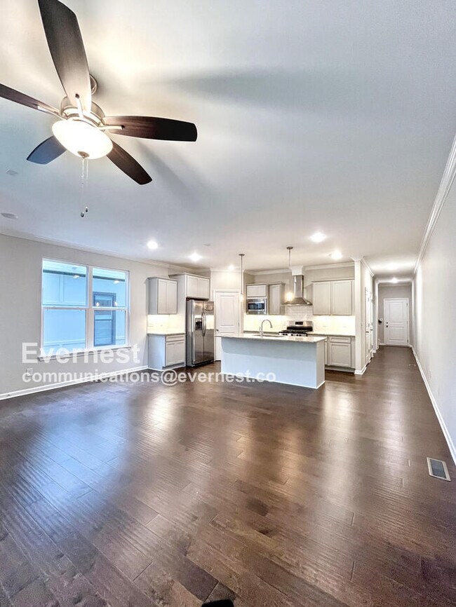 Foto del edificio - 533 Moore Ave